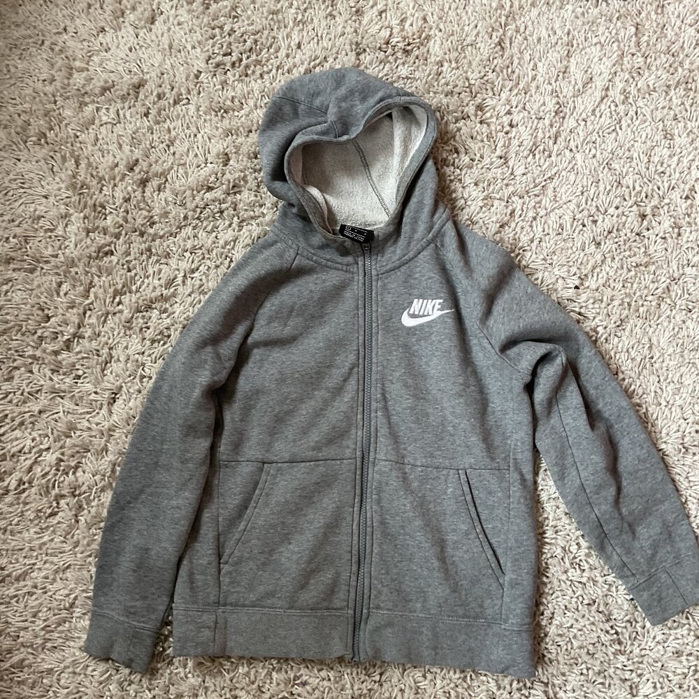 🐻 Nike Fleece-Lined Zip-Up Hoodie – Gray (Size S)